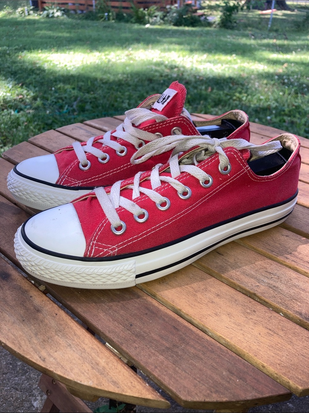 Converse Chuck Taylor All Star Low Top sneakers in Red Unisex W7 / M 5
Used